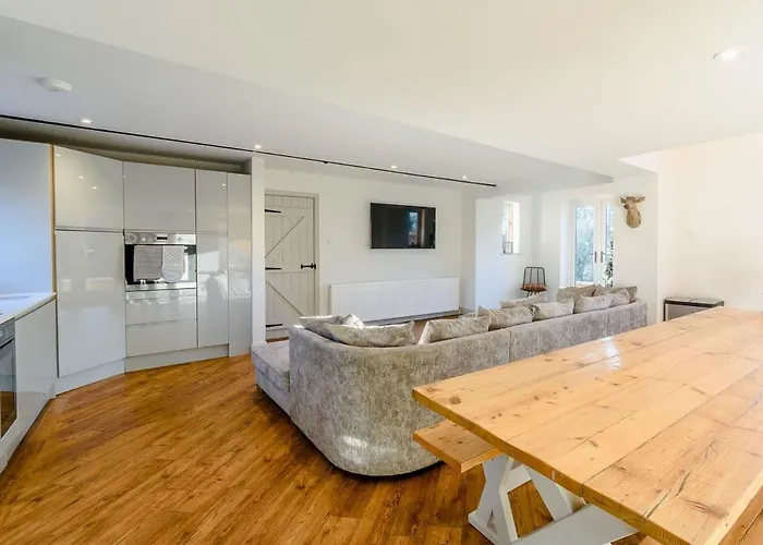 Dovecote House-uk30233