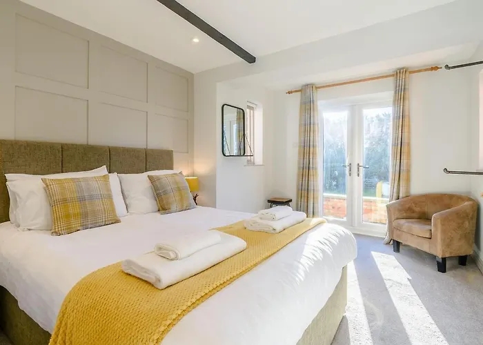 Dovecote House-uk30233